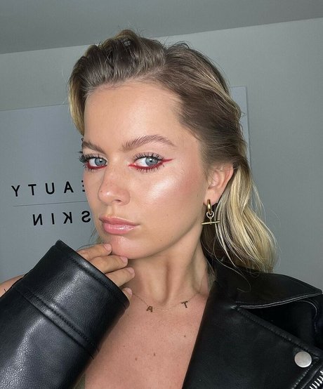 swinger-milf-onlyfans hübsche akt bild