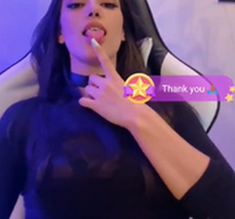 sperma auf großen titten onlyfans heiße top foto