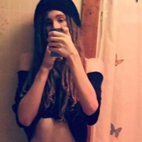 berühmte femboy-onlyfans porno kunst fotos