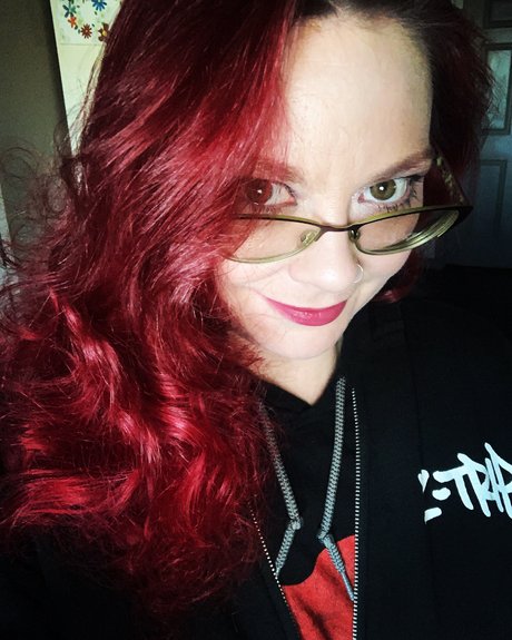 Lyvvy Luv hd nackten foto