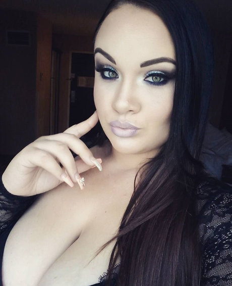 Naughty Nicolee sexy nette bild