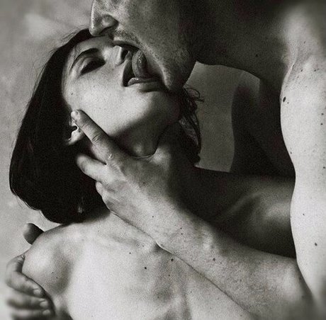 THE FOYAKER model porno foto