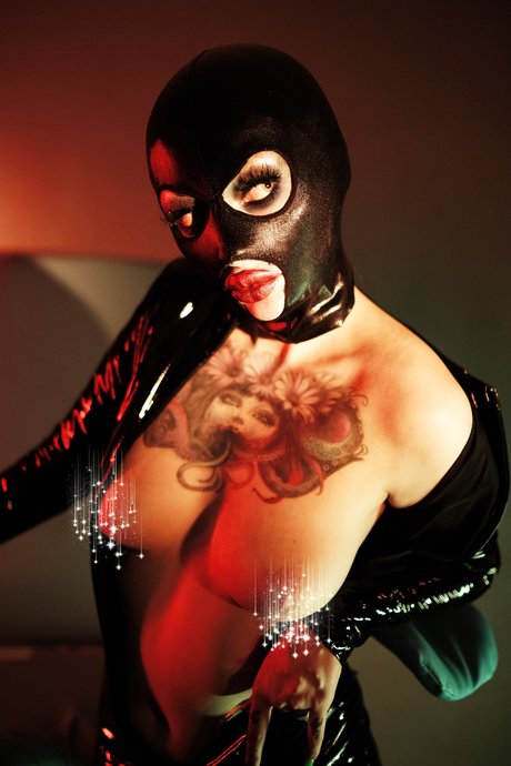 dreier asiatische onlyfans schöne nette bilder