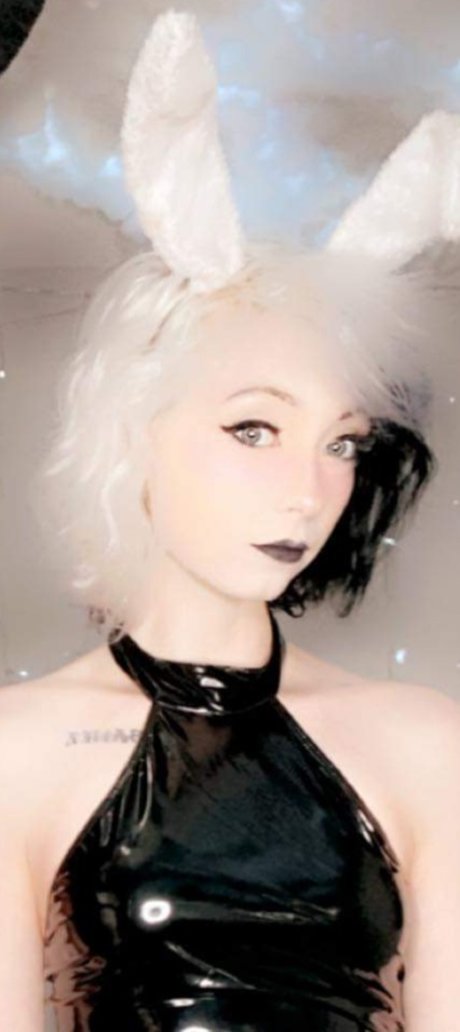 Lace Heart model akt bilder