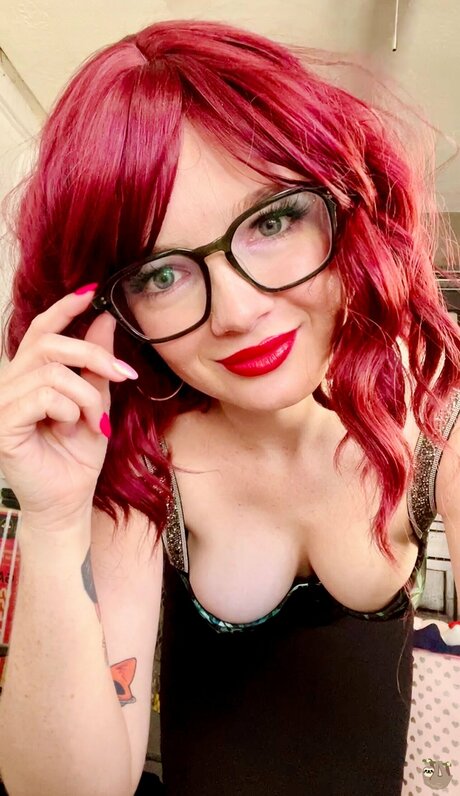 Sinful Sloth Slut she her_ exklusive nette bild