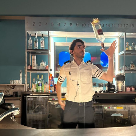 Sexy Bartender xxx kostenlose bild