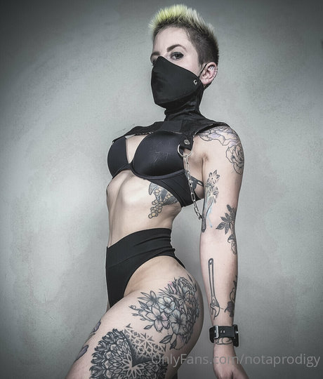 blondes cowgirl nur fans nackt kunst bild