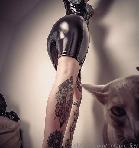 winzige onlyfans sexy nackte bild