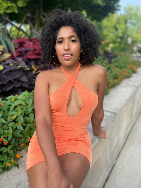 kurvige xxx onlyfans erwachsene pornografische foto