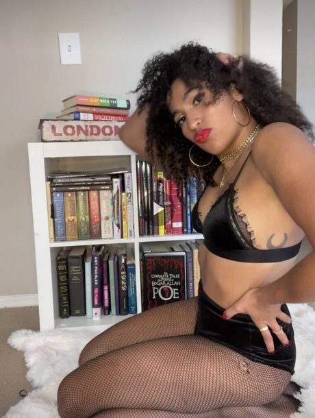 sportliche blonde onlyfans nackt freie foto