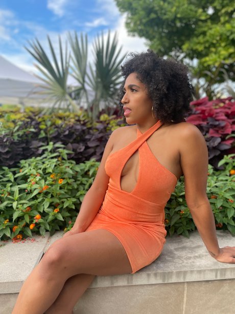 ebenholzlehrerin onlyfans kunst sexy foto