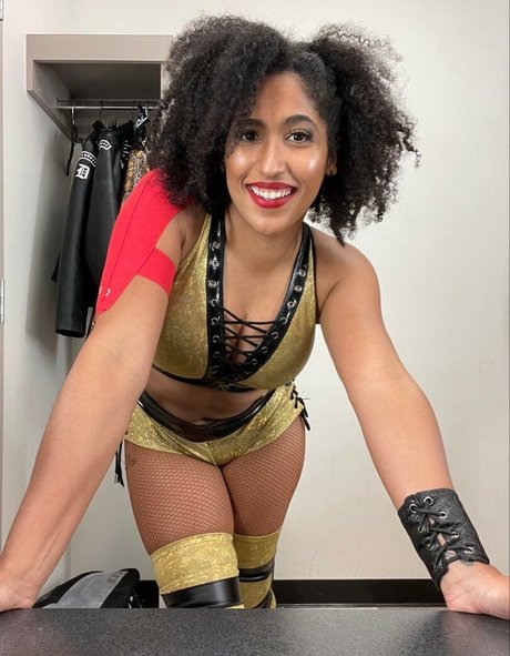 schauspielerin onlyfans kunst nacktheit bilder