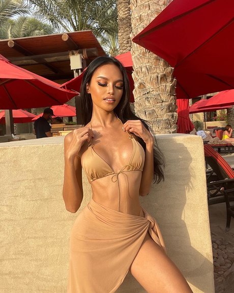 latina-milf-onlyfans nacktheit akt archiv