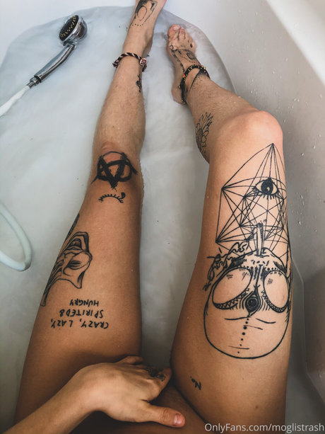 zierliche asiatische onlyfans top akt galerie