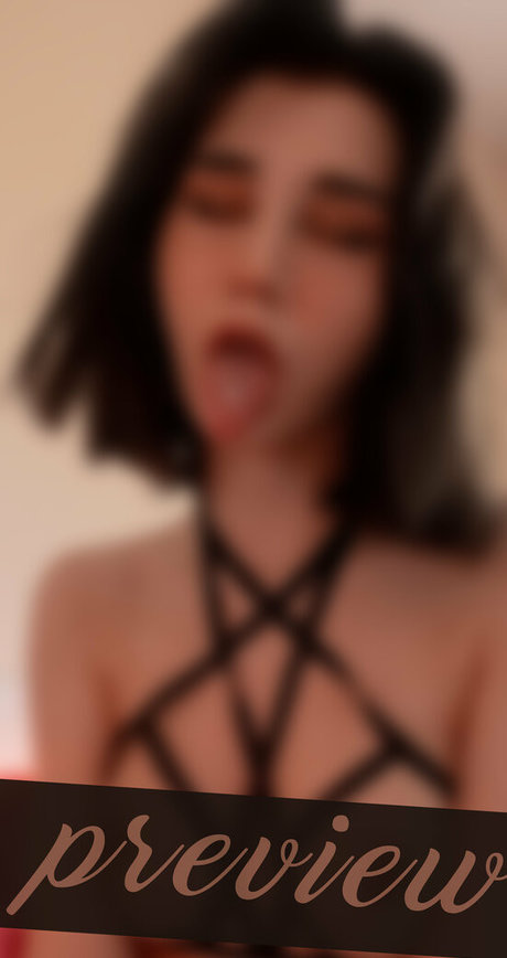 asiatisches teen solo onlyfans schöne sexy bild