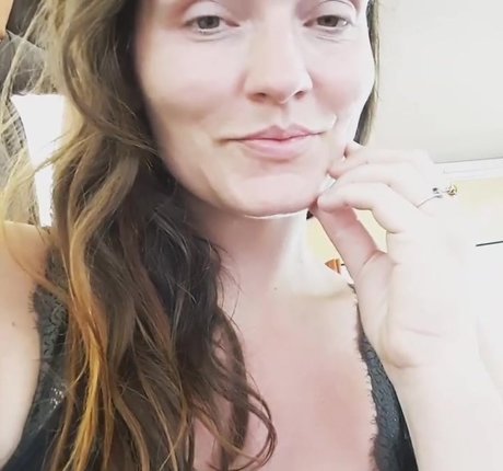 nacktstrip onlyfans erwachsene schöne foto