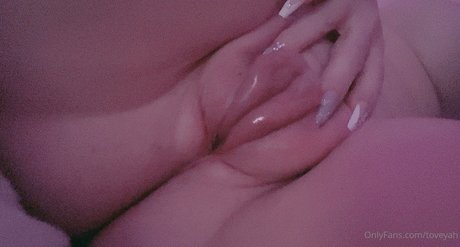 Toveyah xxx freie foto