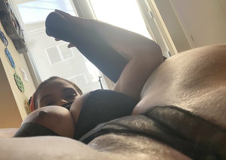 asiatische reife onlyfans nackt kunst bild