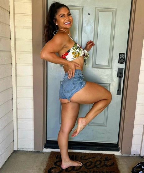 Katie Jones schauspielerin nackt bild