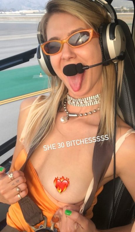 Lola Abbey top nette fotos