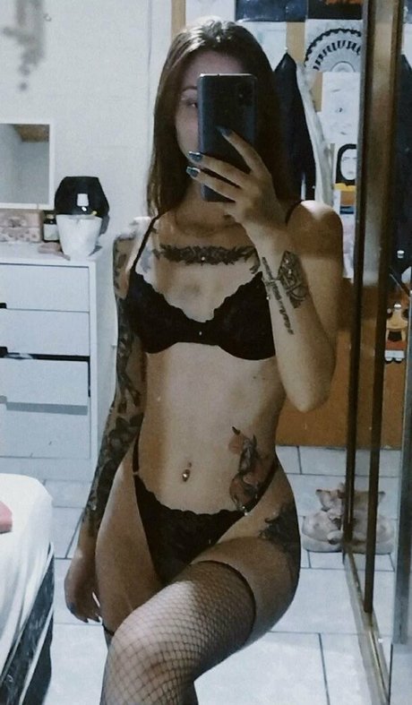 hübsche onlyfans kostenlose nackt bild