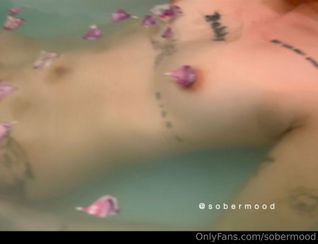 sobermood nackt exklusive foto