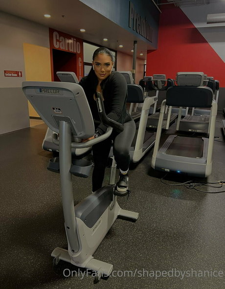 shapedbyshanice nackt sexy archiv