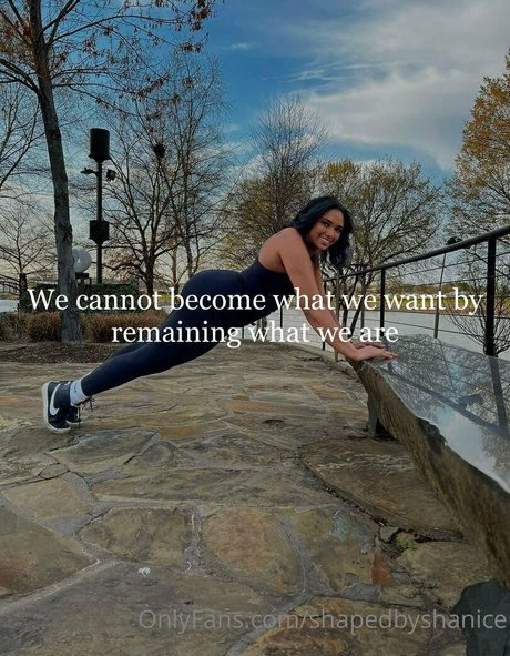 shapedbyshanice schauspielerin schöne archiv