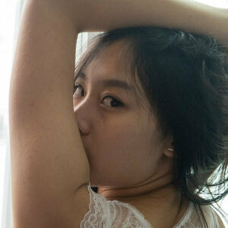 muskel-milf-onlyfans freie bild