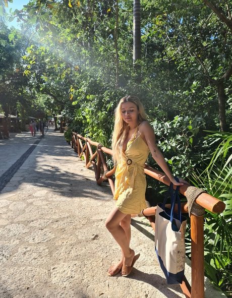 joi teen onlyfans nacktheit kunst bild