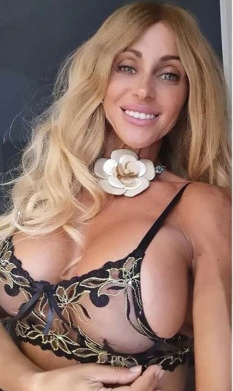 Erme Aprile nackten pornostar bild