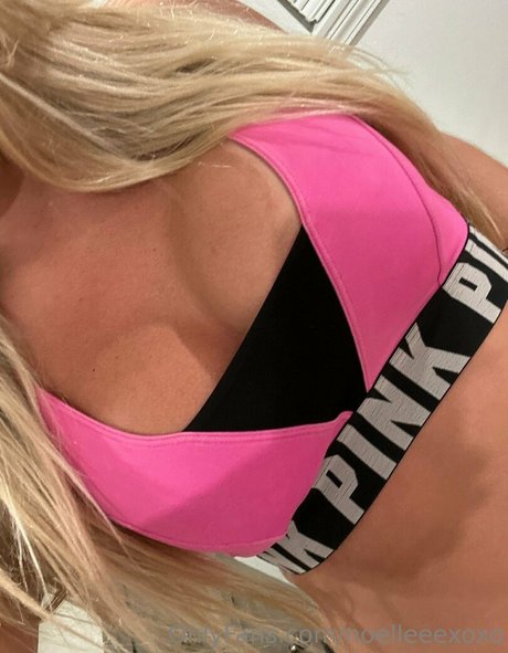 heiße blonde onlyfans nackt kunst bild