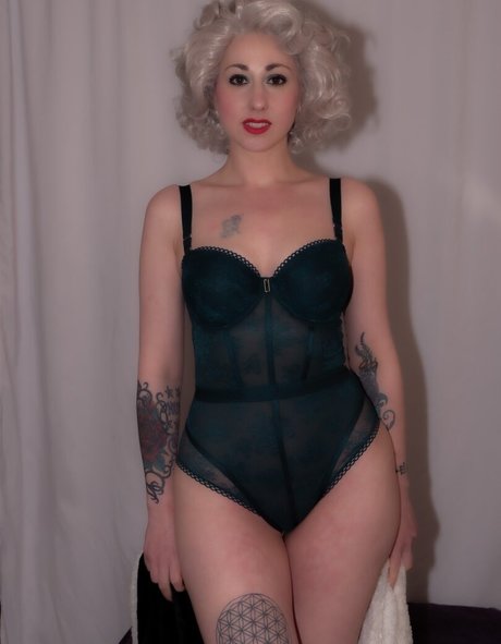 Anunna Healing top sex bild