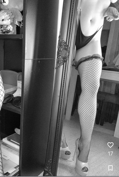 asiatische pawg-onlyfans exklusive heiße foto