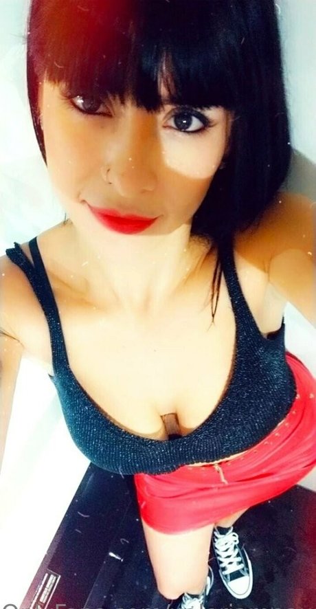 zierliche brünette nur fans nacktheit heiße fotos