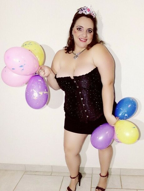 bustychelly pornostar nacktheit bilder