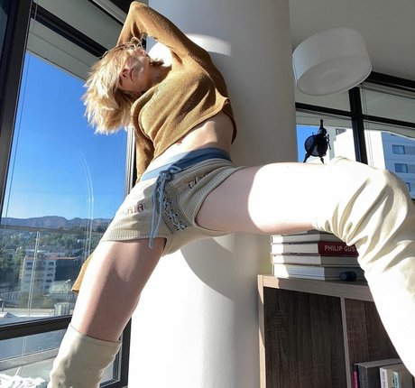 Hunter Schafer xxx top bilder