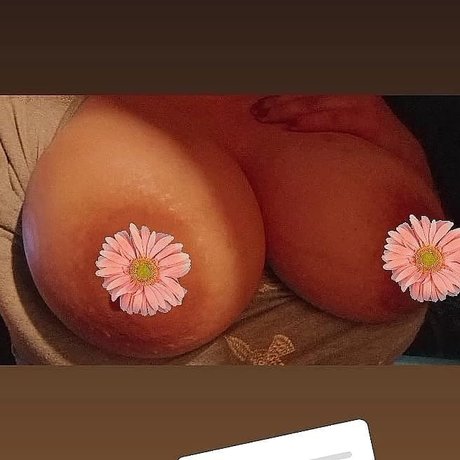 milf handjob onlyfans nackt freie bild