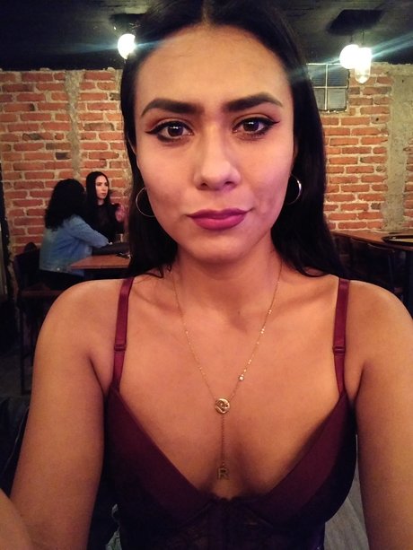 Sweet Bad Girl schauspielerin pornografische bilder