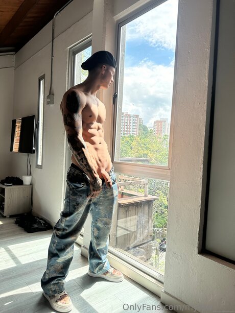 MilO pornostar perfekte bild