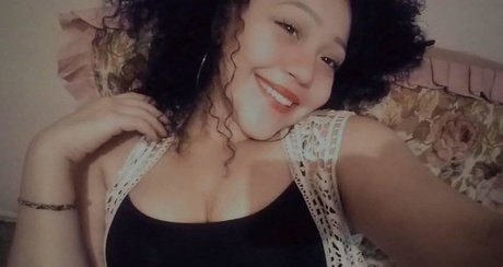 Yarisbeth schöne hübsche galerien