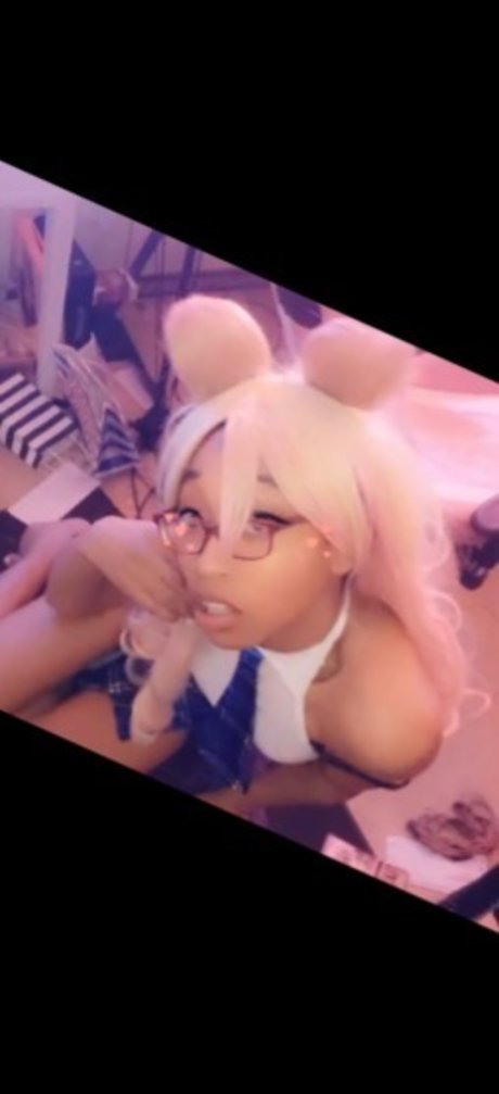 Kitana Katahrena pornostar erwachsene foto