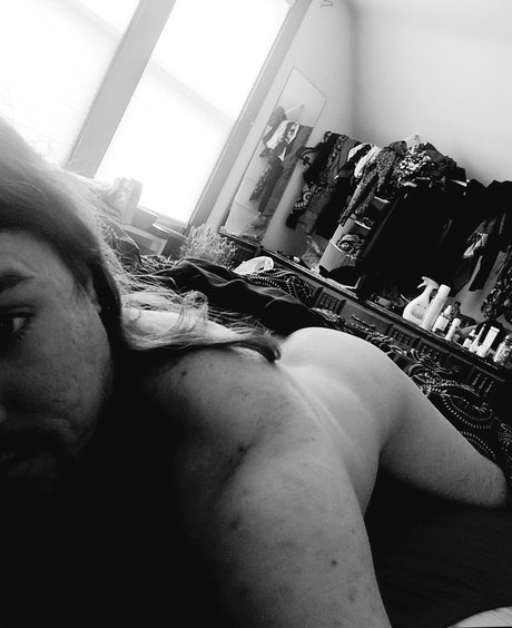 Rat Bastar top akt foto