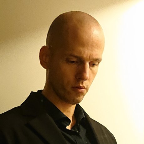 Till Kraemer nackt nette fotos