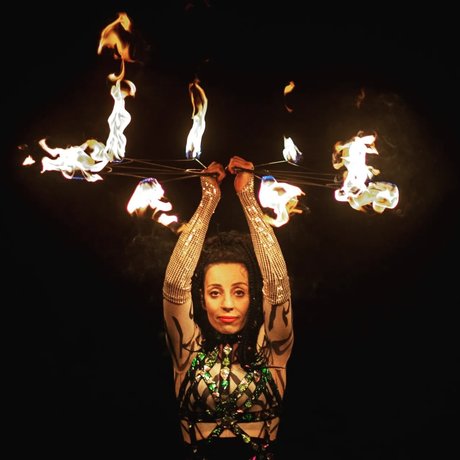 dünnes model onlyfans nackt hübsche archiv