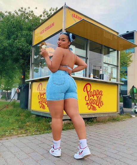 amielatisha kostenlose pornografische bild