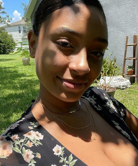 Plantbae pornostar nette fotos