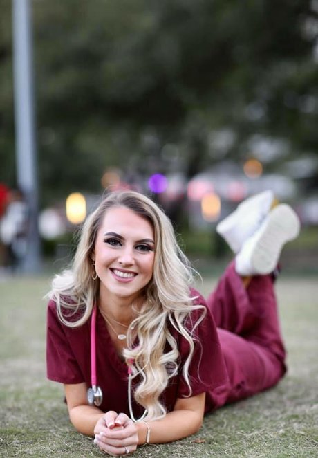 Emilee Atchley kunst nackte bild