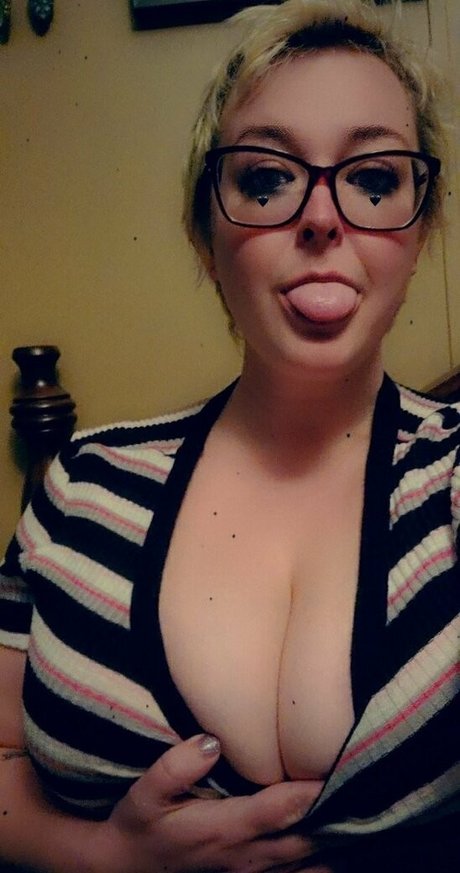 ebenholzmodell onlyfans nacktheit hd archiv