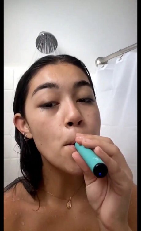 Kylin Milan porno akt fotos